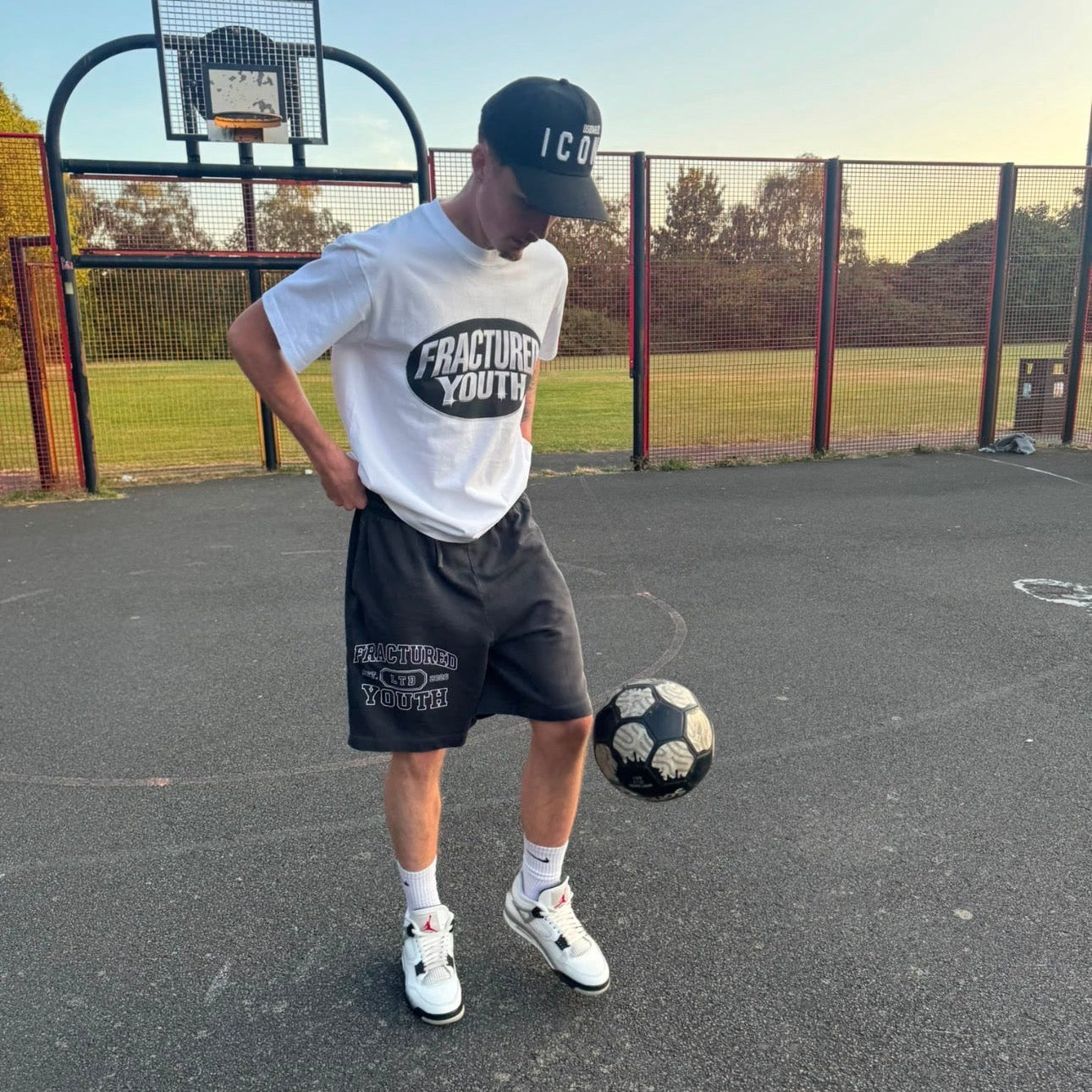 Oval Tee